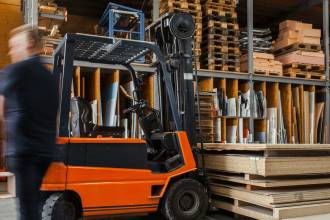 yellow and black fork lift